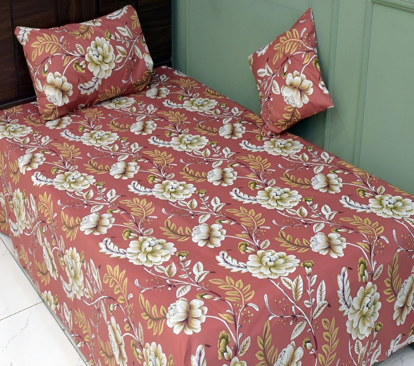 Red floral cotton bedsheet with pillow covers