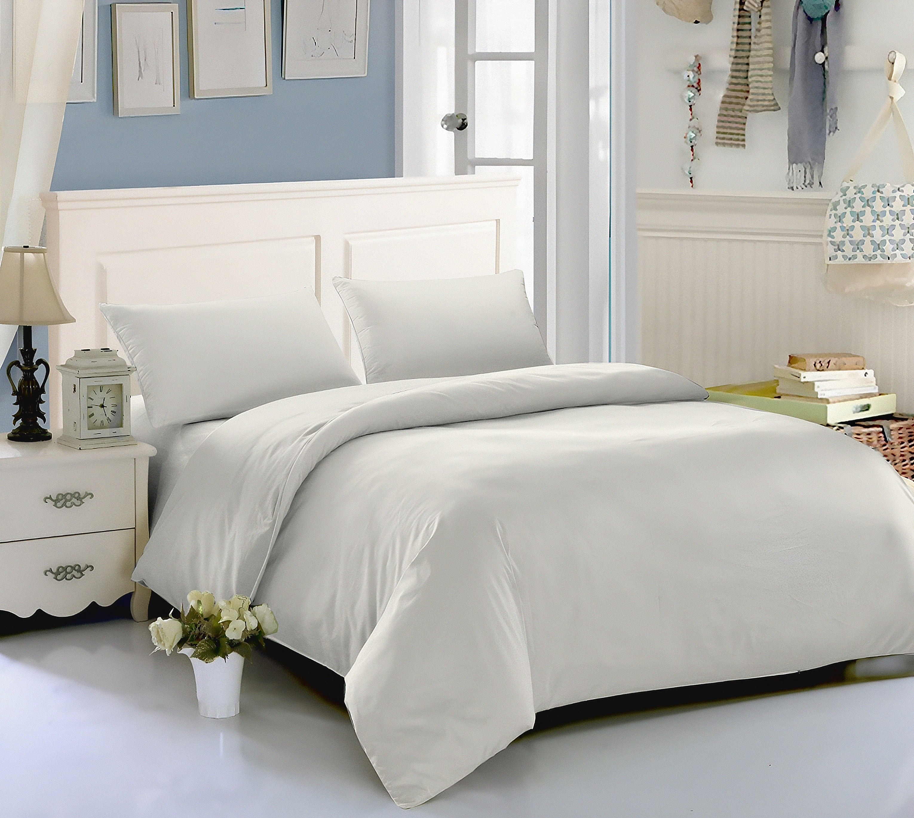 Luxury plain white hotel bedsheet mix by Marjan3x — soft cotton fabric with smooth and elegant finish.