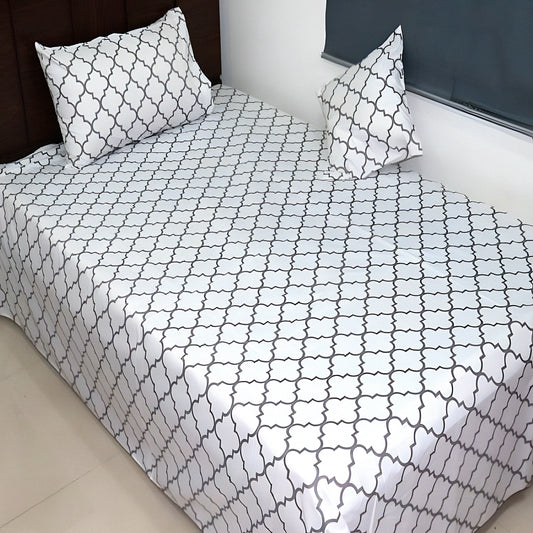 Minimalist geometric white cotton bedsheet – مفرش قطن أبيض بنقشة هندسية من مارجان3x