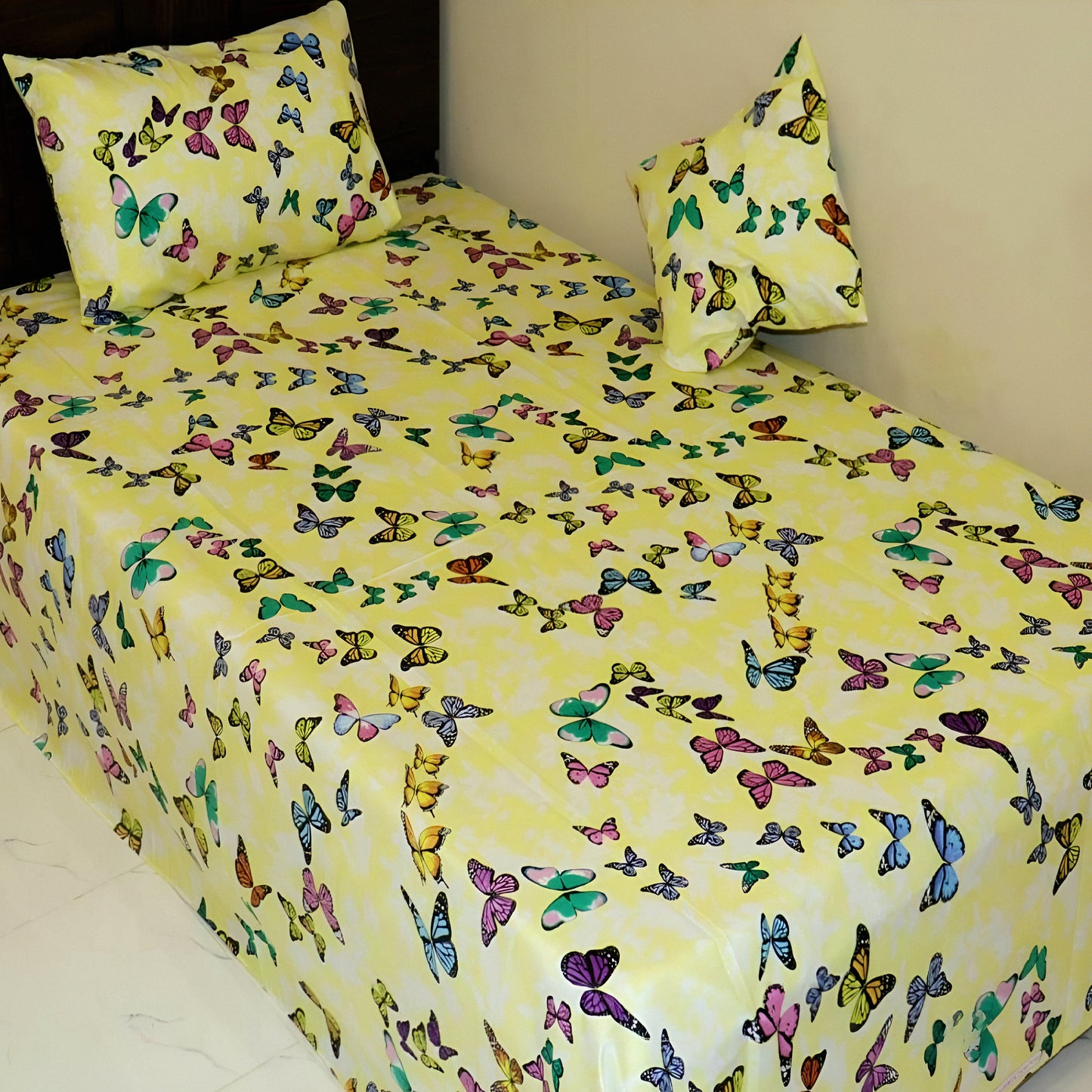 Yellow butterfly printed bedsheet set – سرير بطبعة فراشات