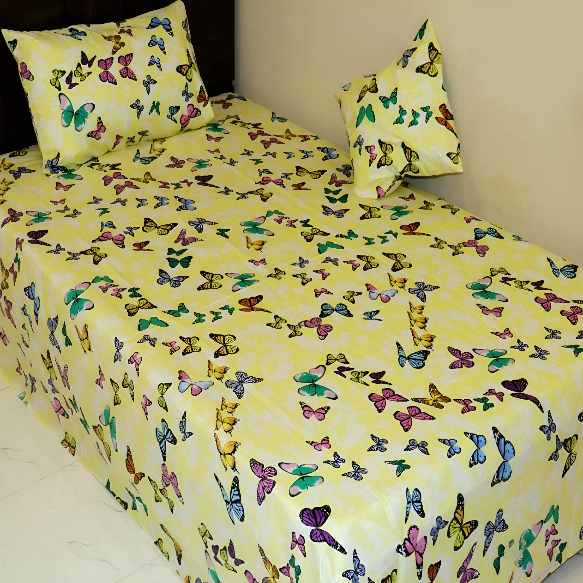 Yellow butterfly printed bedsheet set – سرير بطبعة فراشات