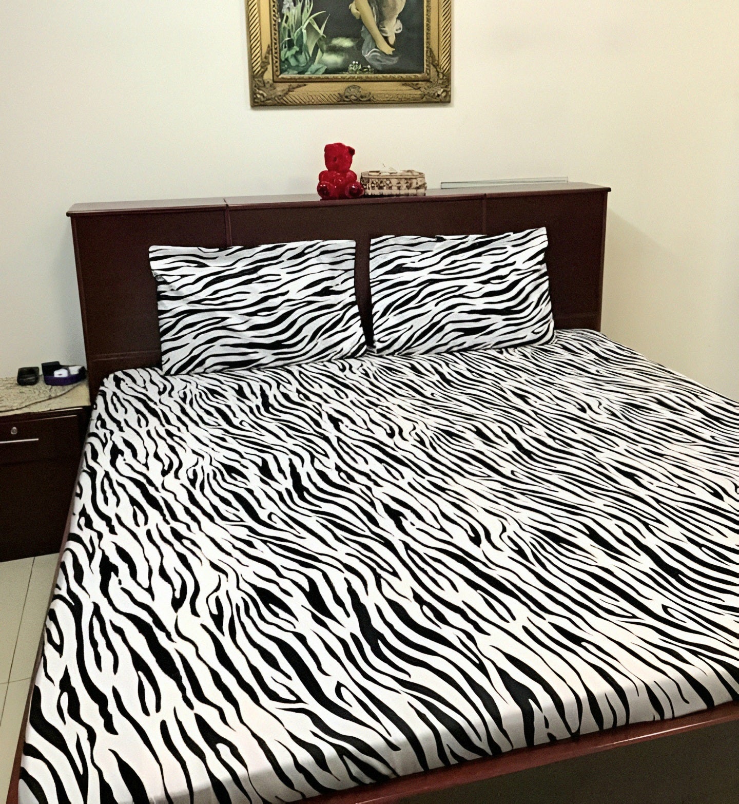 Zebra Print Double Bedsheet with 2 Pillow Covers